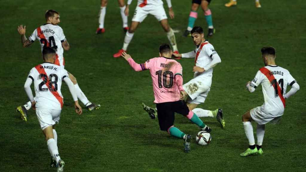 Una acción de Leo Messi ante el Rayo Vallecano en los octavos de final de la Copa del Rey / FC BARCELONA