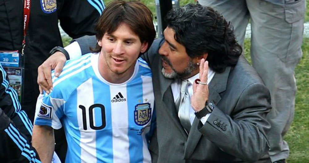 Maradona, cariñoso con Messi en el Mundial de 2010 / EFE