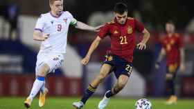 Pedri jugando con la selección española contra las Islas Feroe / Redes