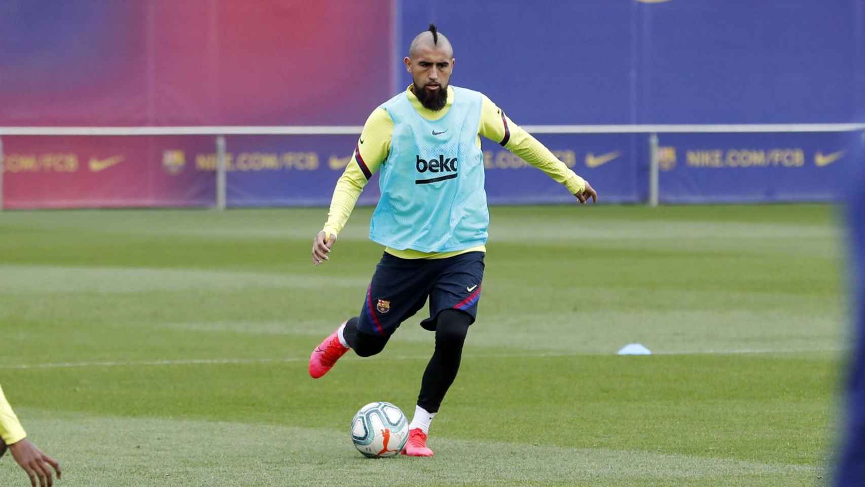 Arturo Vidal, en un entrenamiento previo al clásico / FC Barcelona