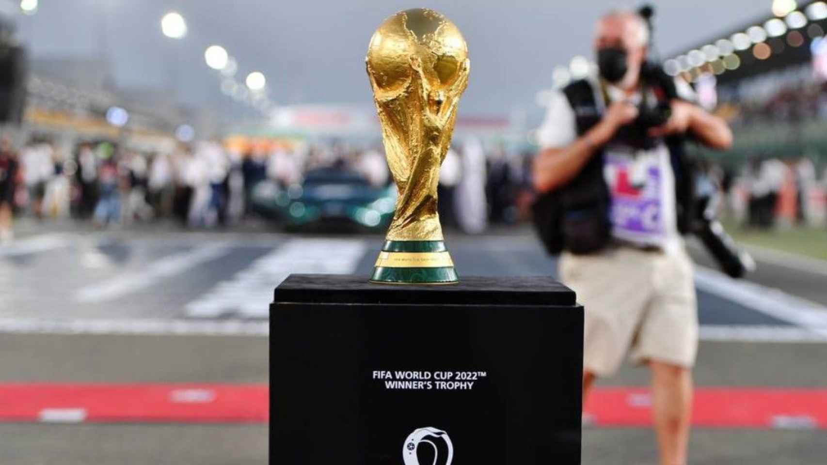 El trofeo de la Copa del Mundo, que se va a entregar en Qatar 2022 / EFE