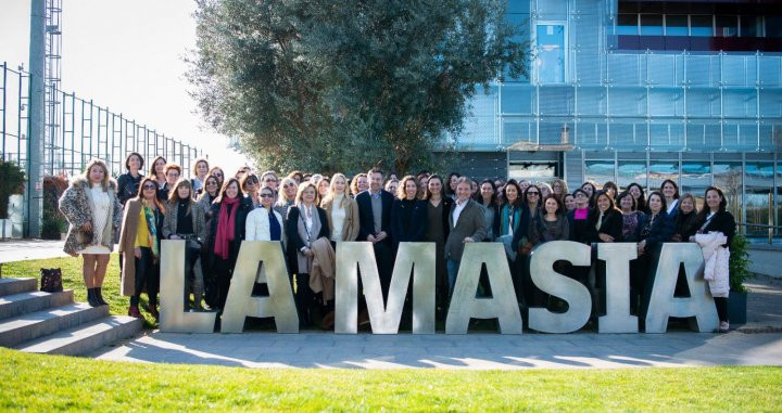 Encuentro de las directivas catalanas en la Masía / Twitter @MariaTeixidor