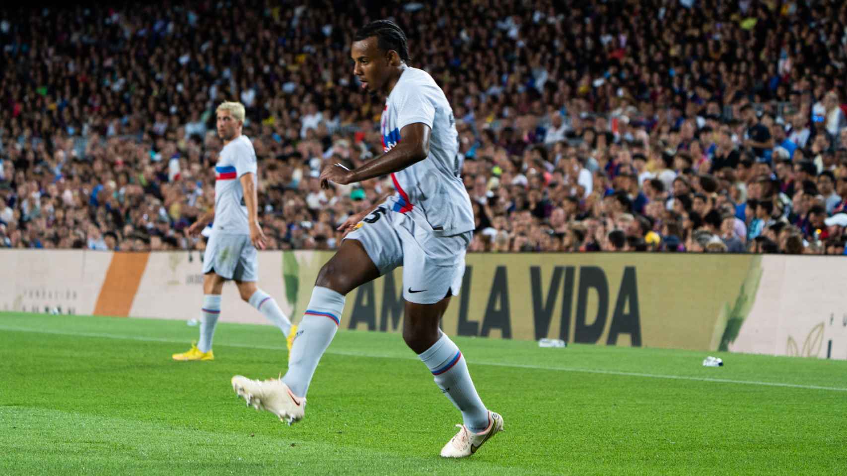 Jules Koundé, en el Barça-Manchester City / LUIS MIGUEL AÑÓN (CULEMANIA)