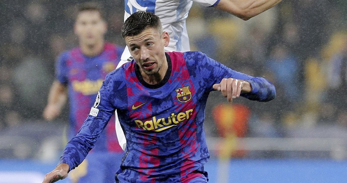 Lenglet, en una acción defensiva contra el Dinamo de Kiev / EFE