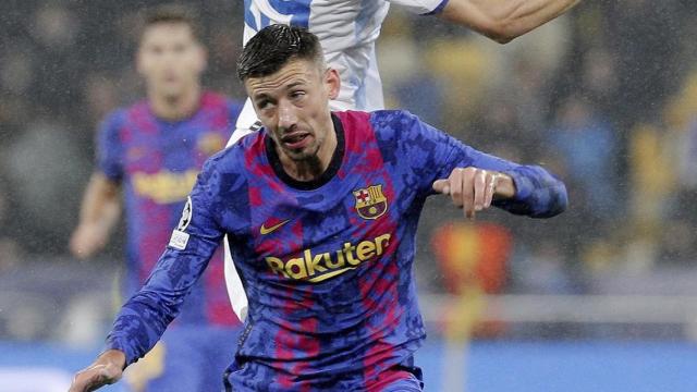 Lenglet, en una acción defensiva contra el Dinamo de Kiev / EFE