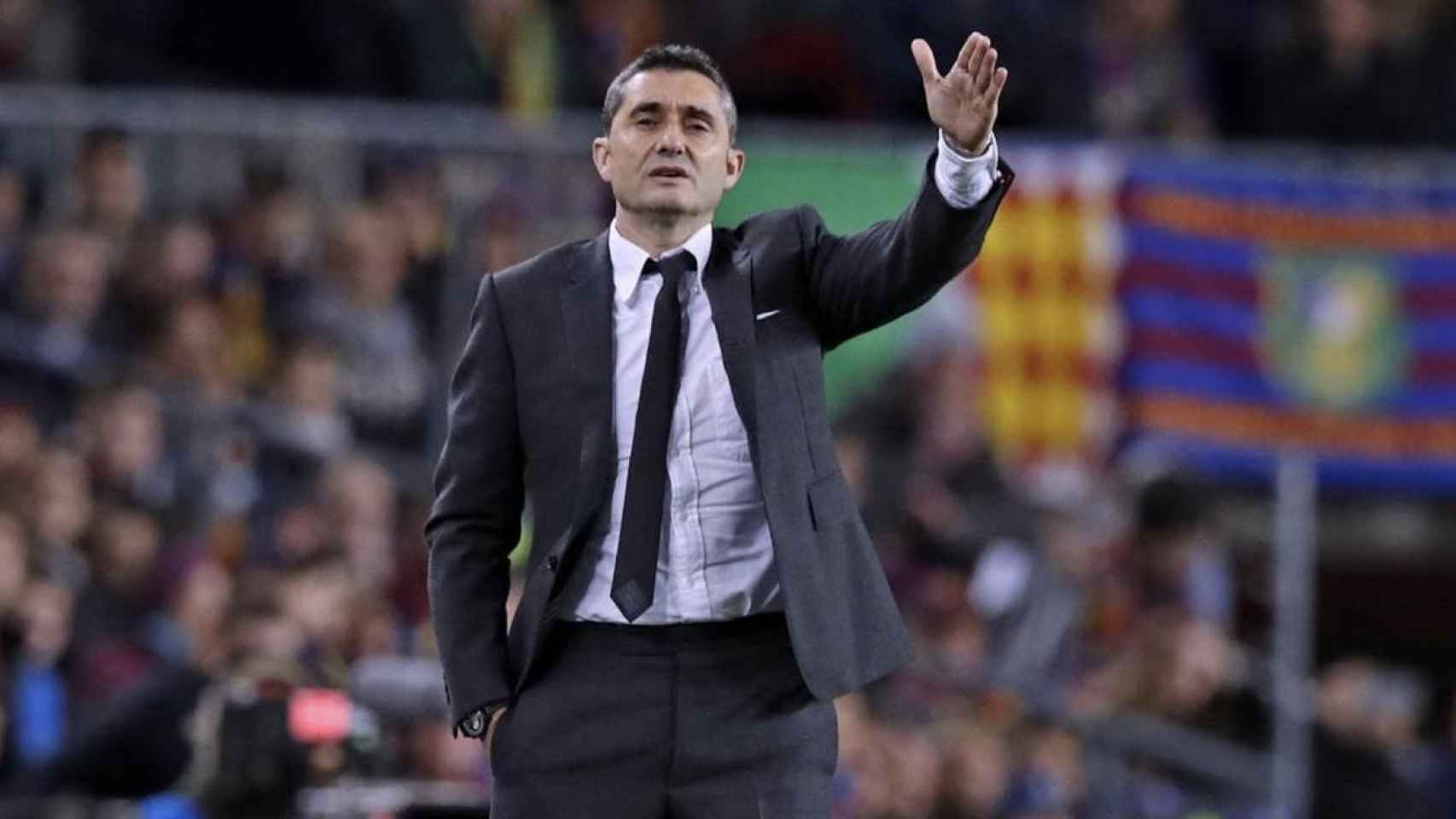 Una foto de Ernesto Valverde durante el partido contra el Olympique de Lyon / FCB