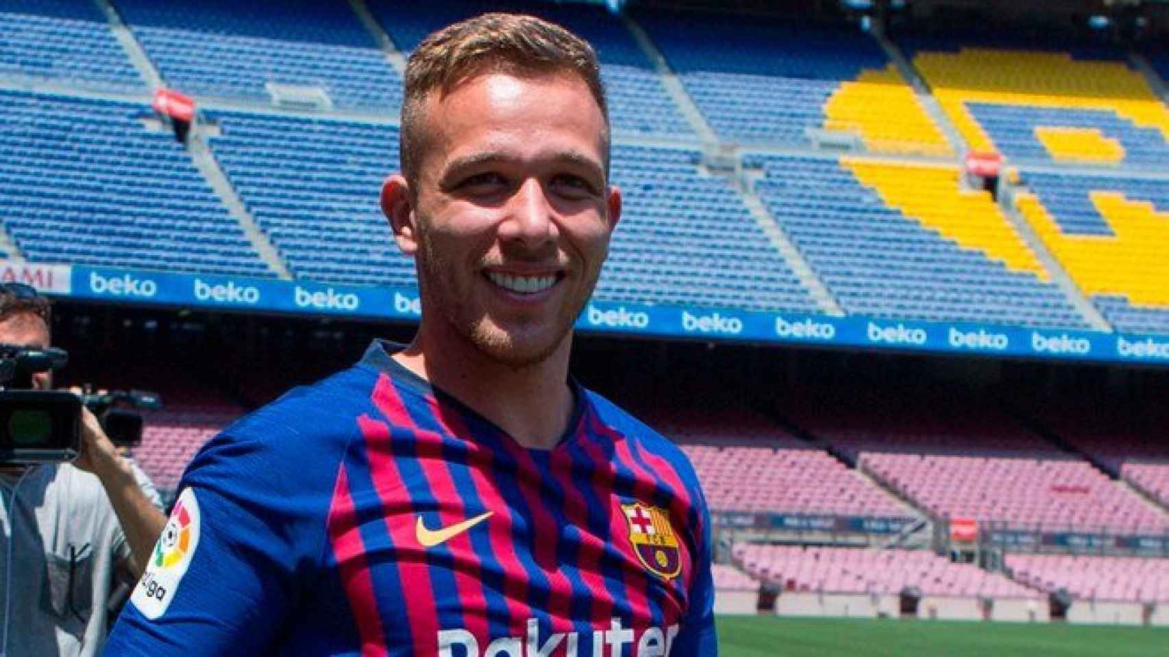 Arthur en su presentación con el Barça / EFE