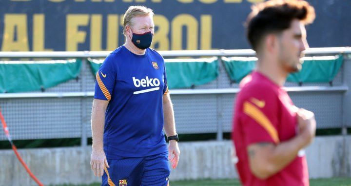 Koeman en el entrenamiento del Barça / FCB