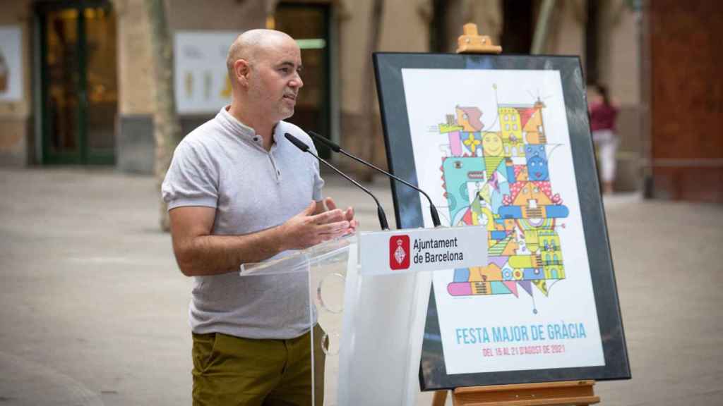 Eloi Badia, concejal de Gràcia de los comunes, en el acto de presentación de las fiestas / EP