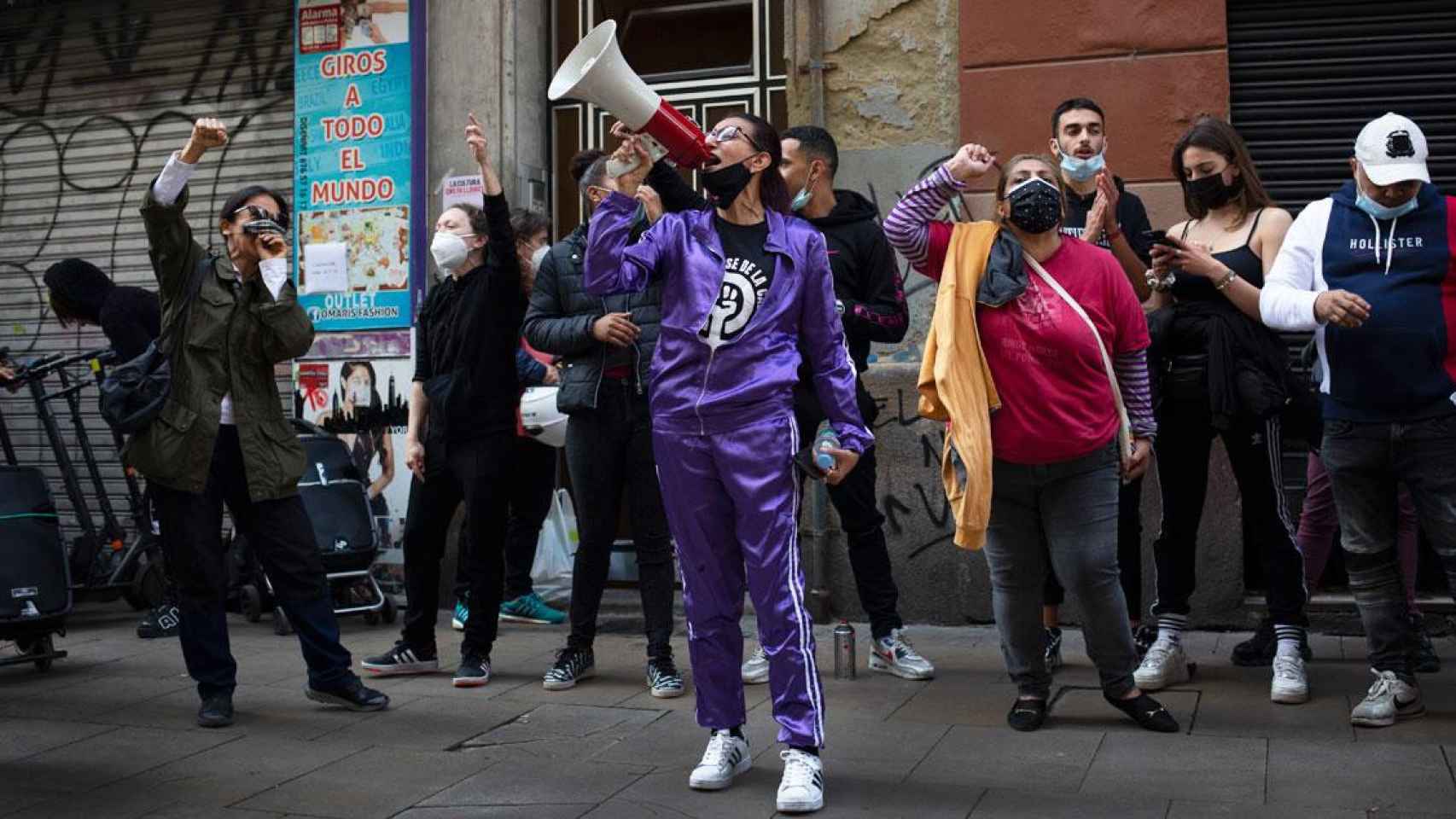 Protesta de vecinos contra un desahucio en Barcelona / EP