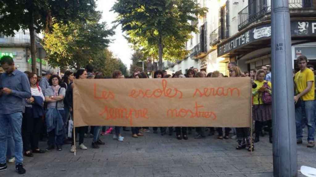 Una manifestación contra el artículo 155 en Cataluña con el lema 'Las escuelas serán siempre nuestras / CG