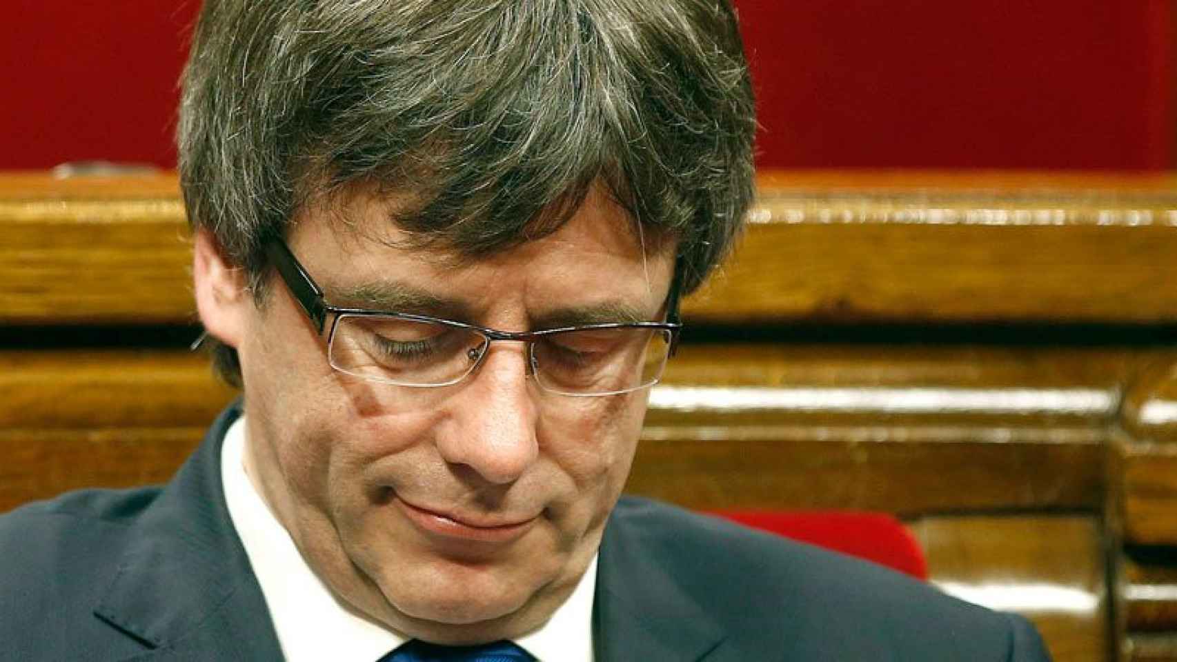 Carles Puigdemont, presidente de la Generalitat, este miércoles en el Parlament antes de anunciar la moción de confianza.