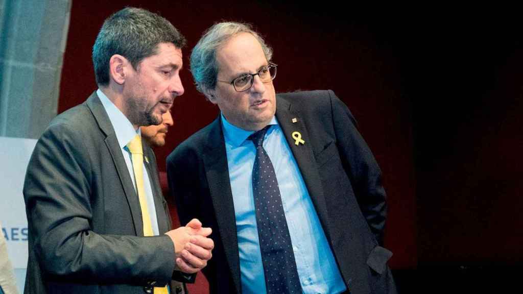 El presidente de la Cámara de Comercio de Barcelona, Joan Canadell (i), junto al líder de la Generalitat, Quim Torra (d) / EFE