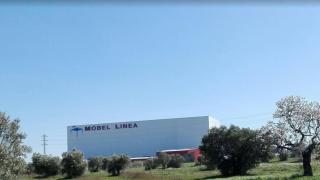 Fábrica de Mobel Línea en Cervera / CG
