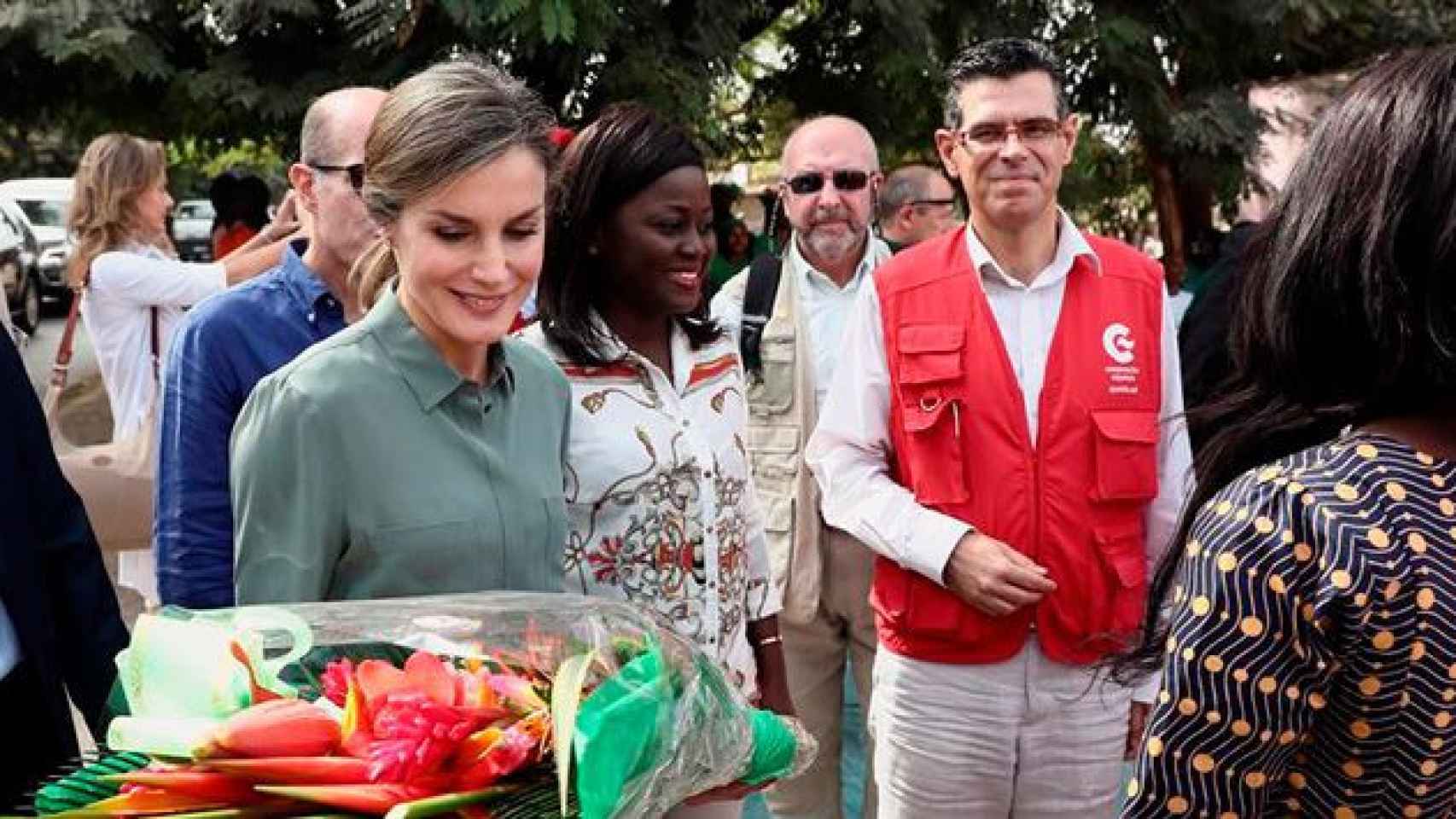 La Reina Letizia durante su viaje de cooperación a Senegal / EFE