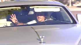 Antonie Griezmann entrando con su coche a la ciutat esportiva