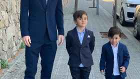 Leo Messi acude al bautizo de los hijos de Cesc Fàbregas con sus hijos / INSTAGRAM