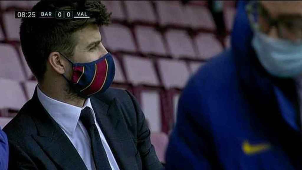 Piqué acudió en traje al Barça-Valencia / REDES