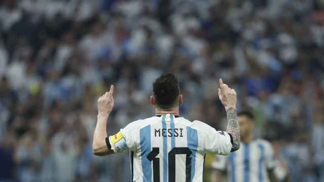 Messi, tras marcar el primer gol de Argentina de penalti / EFE