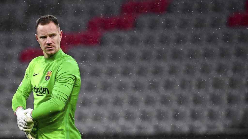 Ter Stegen, decepcionado, falló en el segundo gol del Bayern en el Allianz Arena / EFE