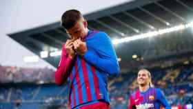 Gerard Piqué celebrando un gol con el Barça / FCB