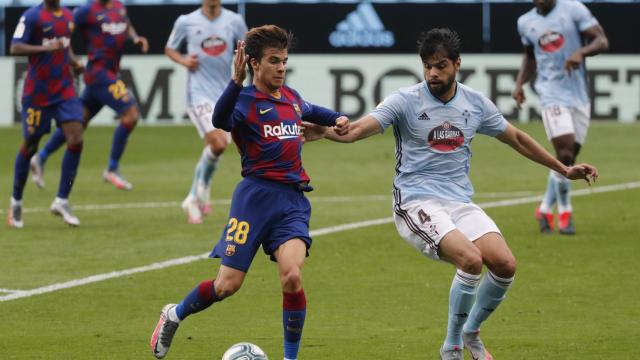 Riqui Puig, en una acción contra el Celta | EFE