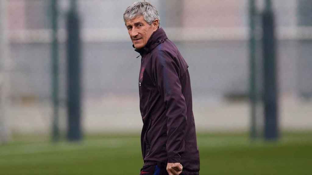 Quique Setién en un entrenamiento del Barça / EFE