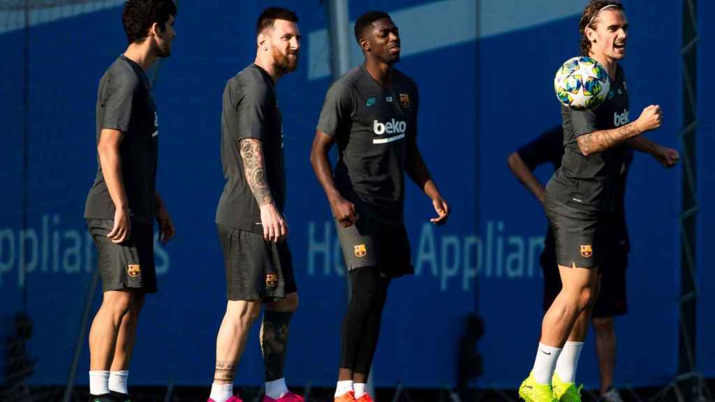 Messi, Dembelé y Griezmann en el entrenamiento previo al duelo frente al Inter de Milán / EFE