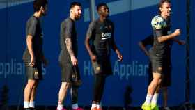 Messi, Dembelé y Griezmann en el entrenamiento previo al duelo frente al Inter de Milán / EFE