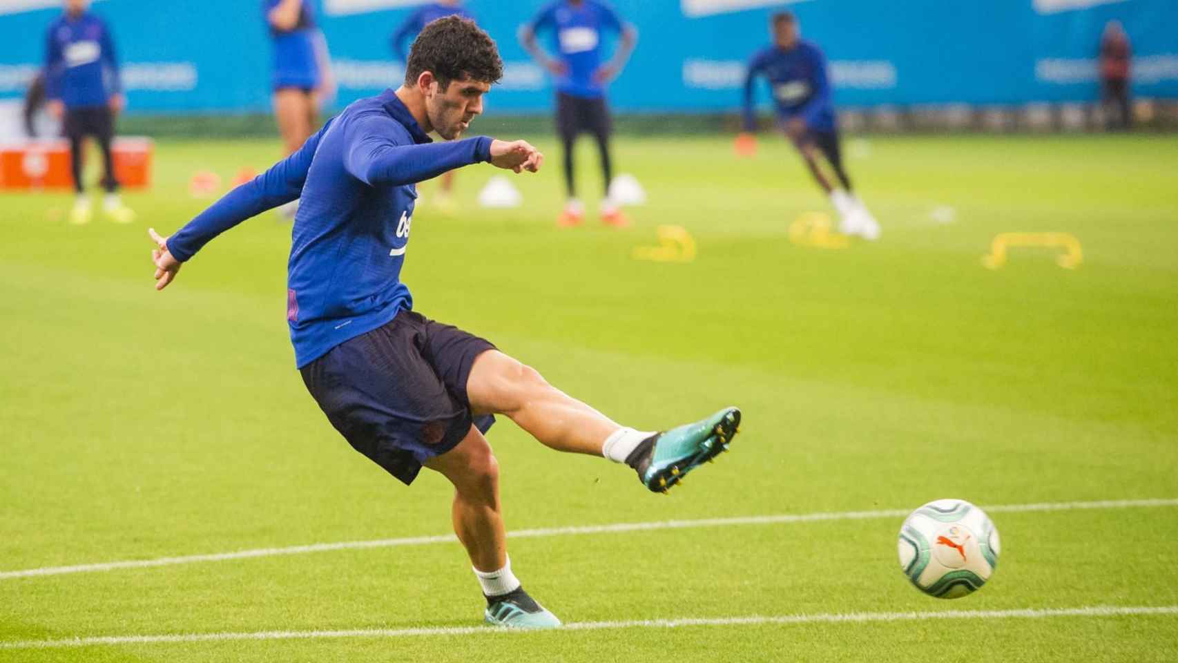 Carles Aleñá entrenando con el Barça en la previa de un partido / FC Barcelona