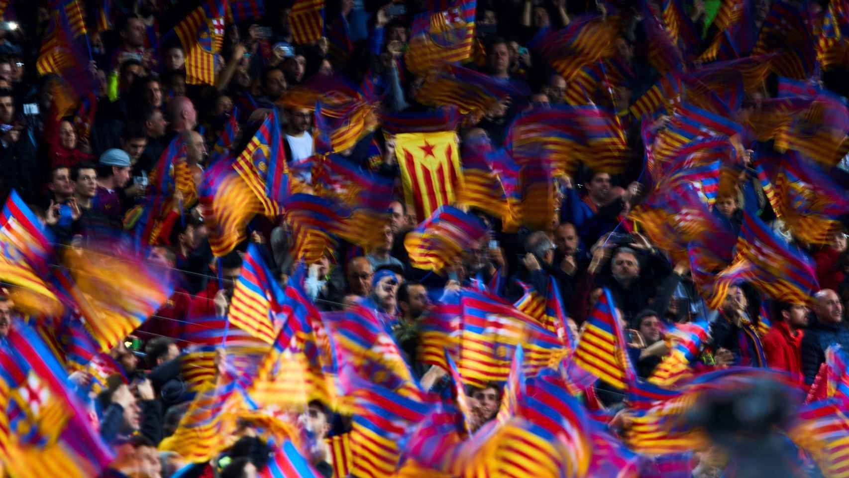 La afición del Camp Nou durante el encuentro frente al Manchester United / EFE