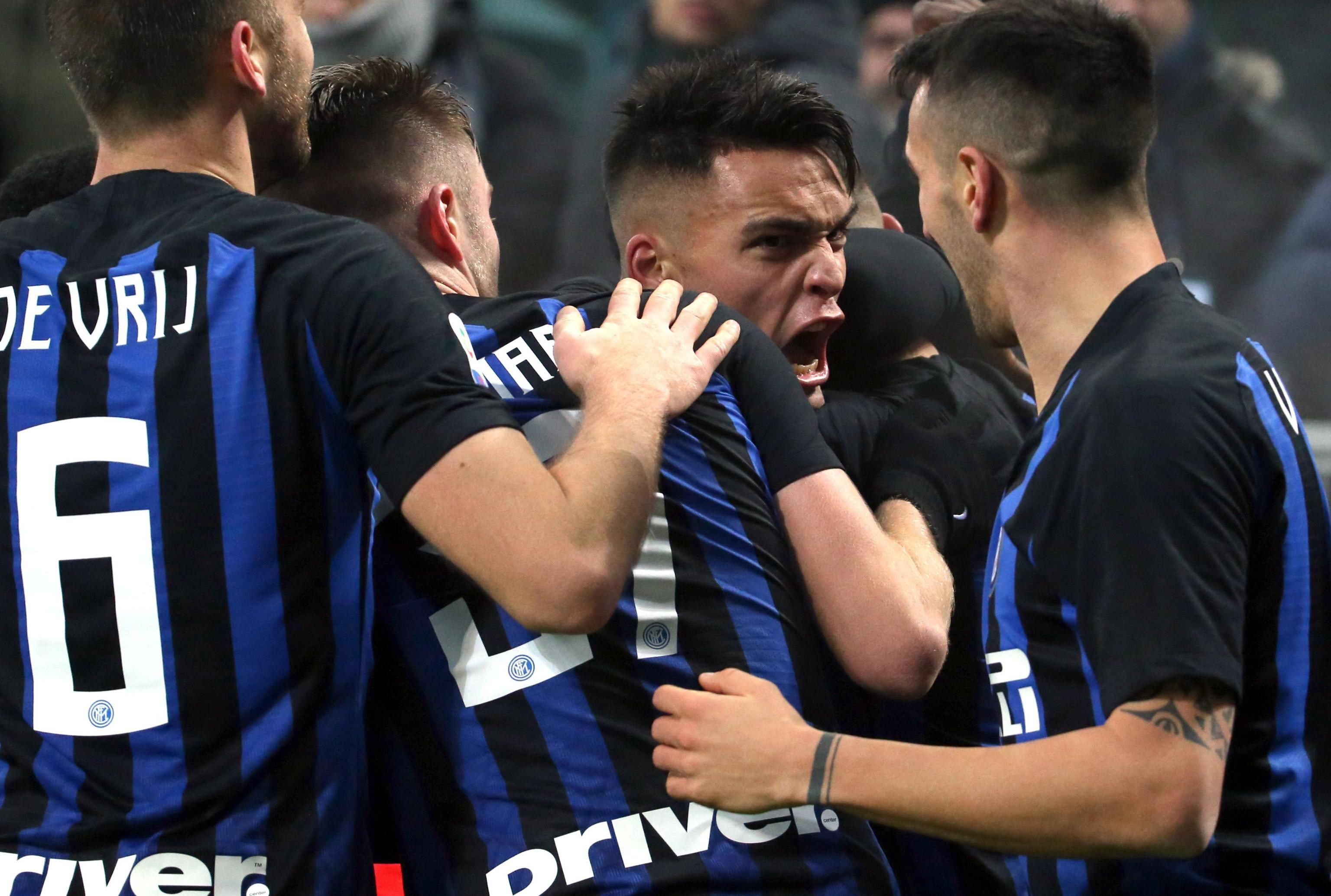 Lautaro Martínez celebra el gol que anotó frente al Nápoles / EFE