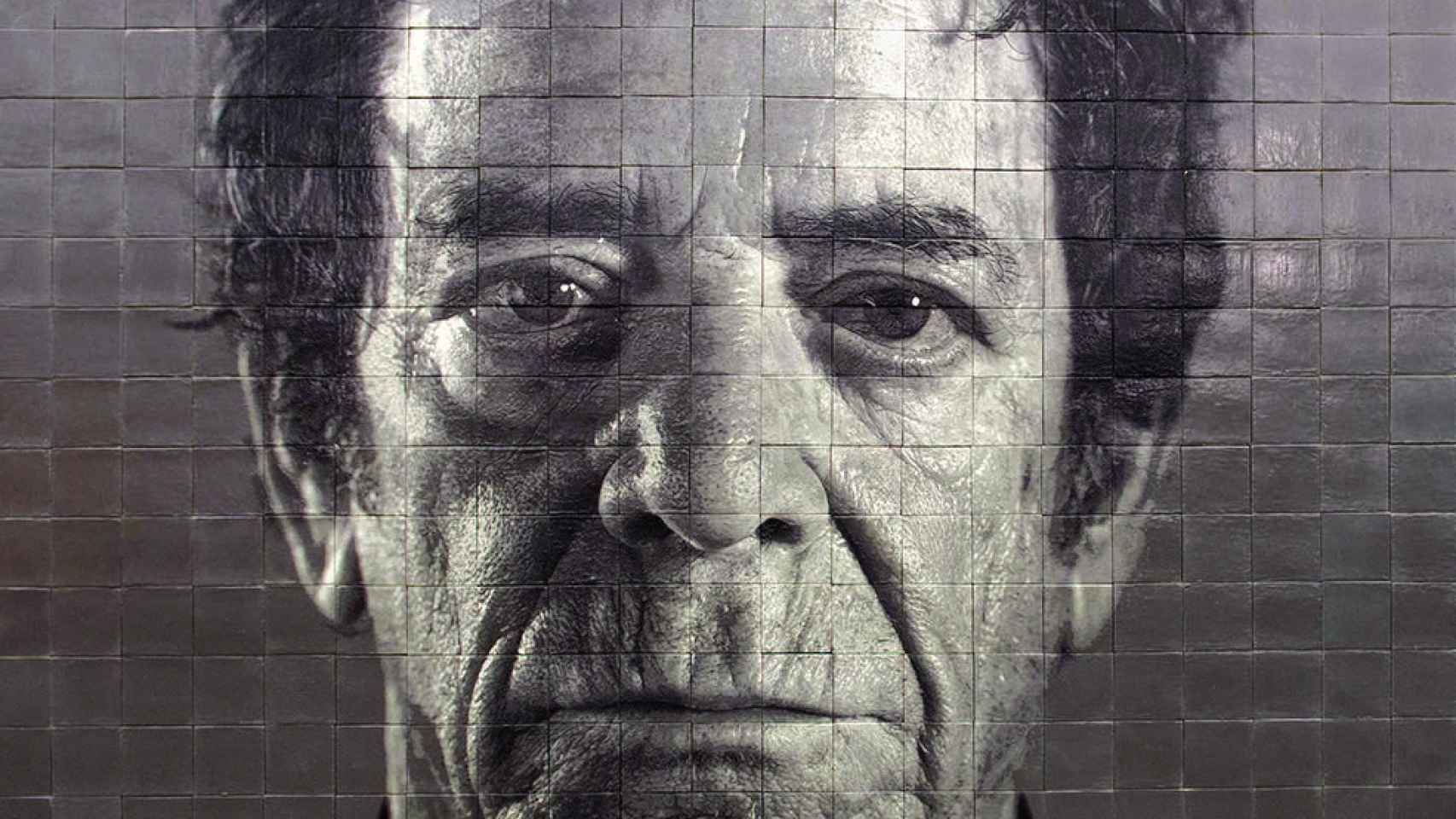 La imagen de Lou Reed creada por Chuck Close para el metro de Nueva York.