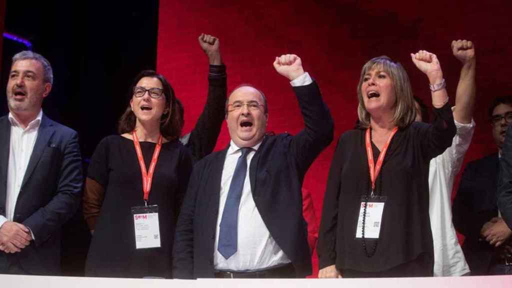 Jaume Collboni, Eva Granados, Miquel Iceta y Nuria Marín, en la clausura del XIV congreso del PSC, que prepara una campaña electoral muy territorial / EFE