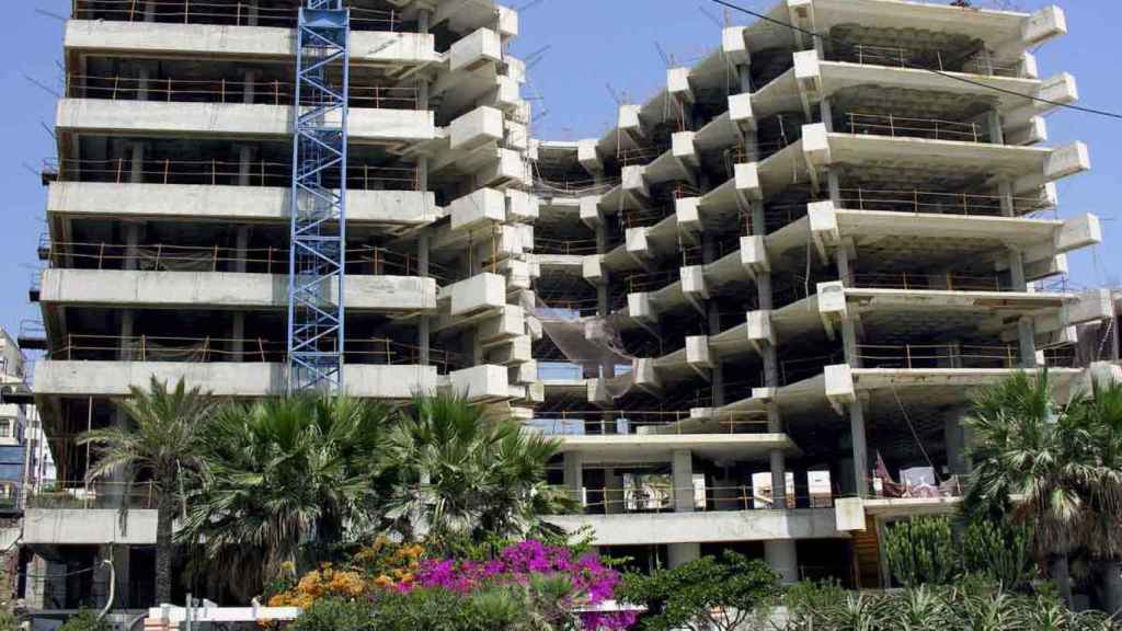 Un edificio de viviendas en construcción, en una imagen de archivo / EFE