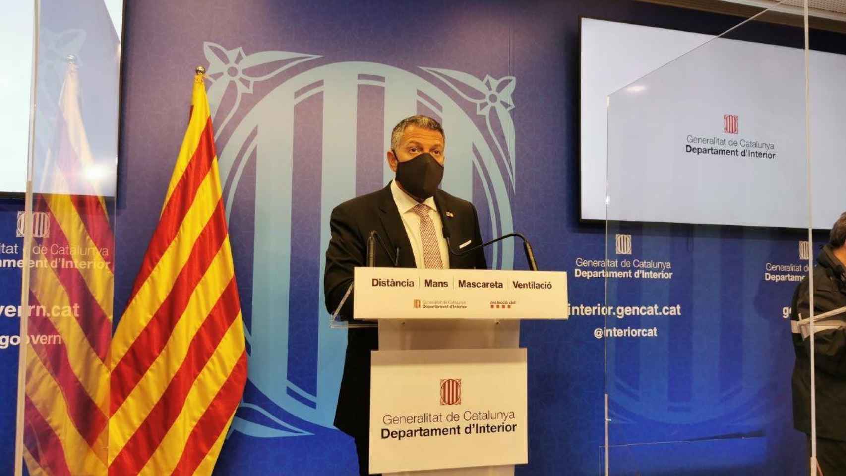 El 'conseller' de Interior, Miquel Sàmper, ha hecho balance del whatsapp de los Mossos contra la violencia machista / DEPARTAMENTO DE INTERIOR