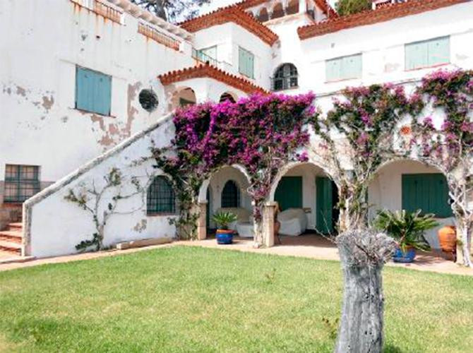 Villa subastada en la Costa Brava / EACTIVOS