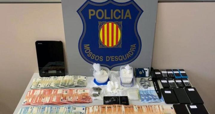 El alijo del matrimonio: 12.000 euros y 103 gramos de cocaína / MOSSOS