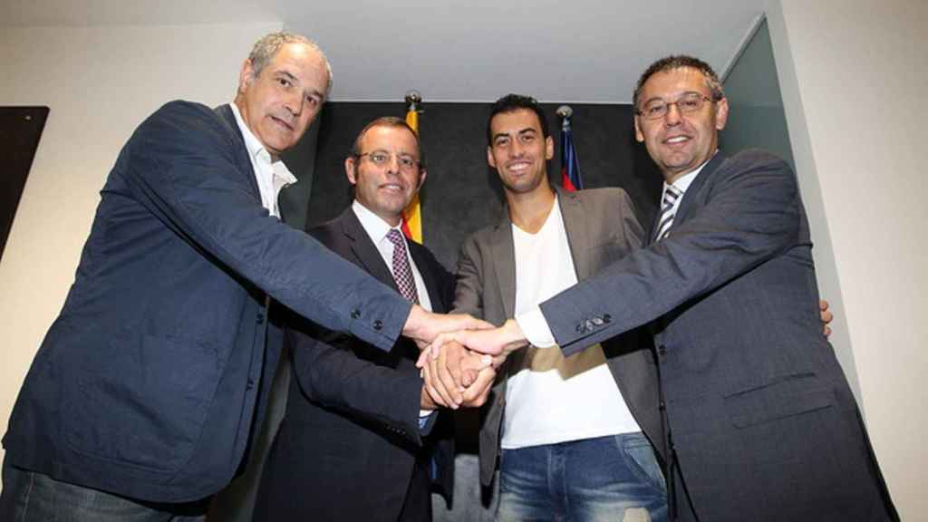 Zubizarreta, Rosell y Bartomeu anuncian la renovación de Busquets hasta 2018