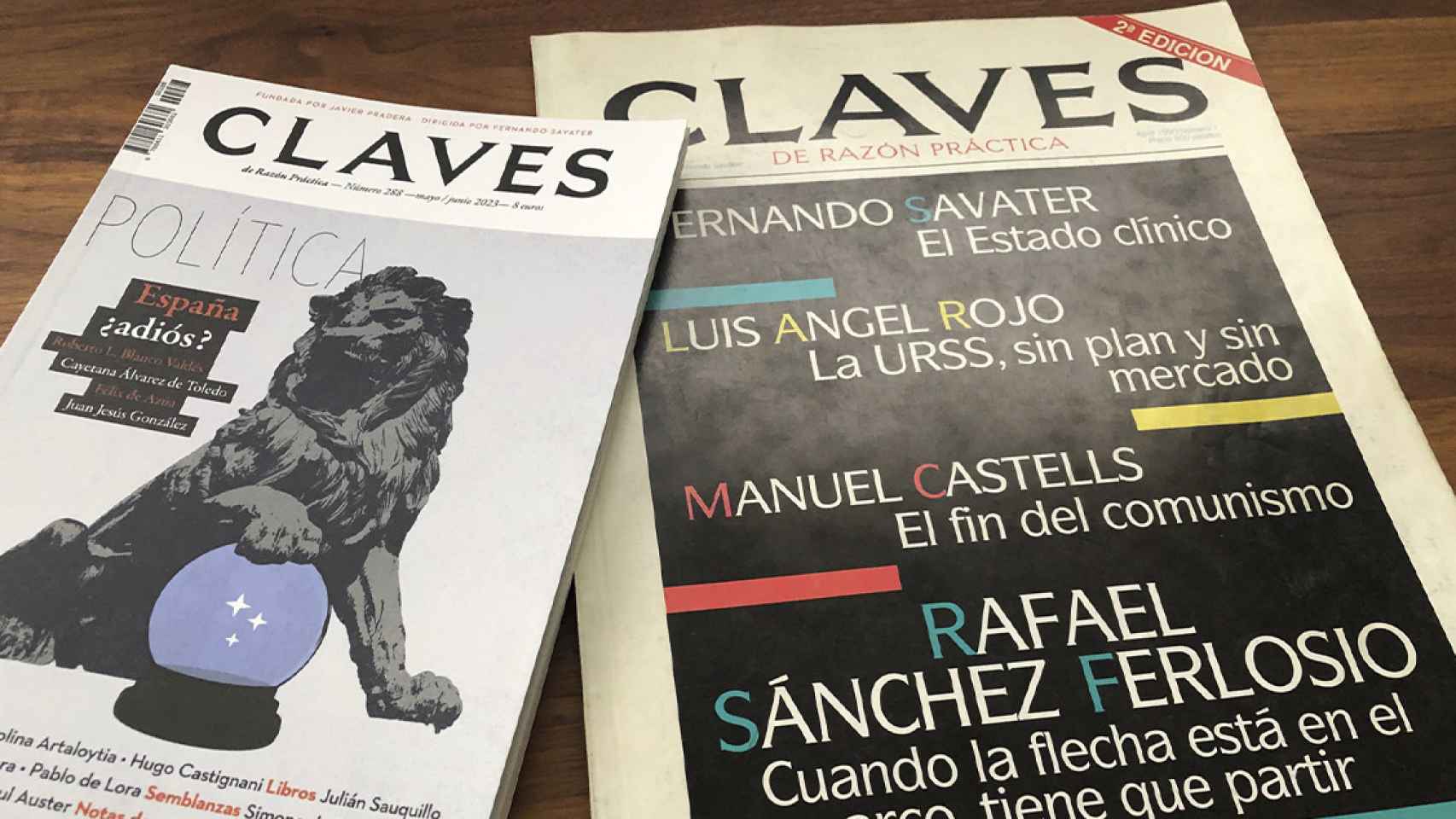 El último número de la revista 'Claves' y el primero, en formato grande de abril de 1990