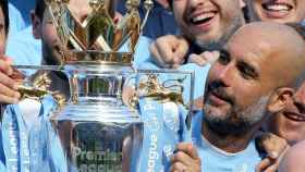 Pep Guardiola sostiene el título de la Premier League, conquistado hace varias temporadas / EFE