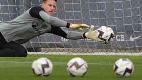 Ter Stegen, durante un entrenamiento con el FC Barcelona en la Ciutat Esportiva / EFE