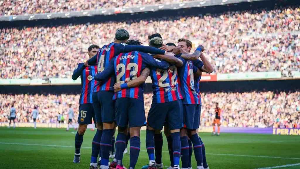 Los futbolistas del Barça celebran un gol en la Liga