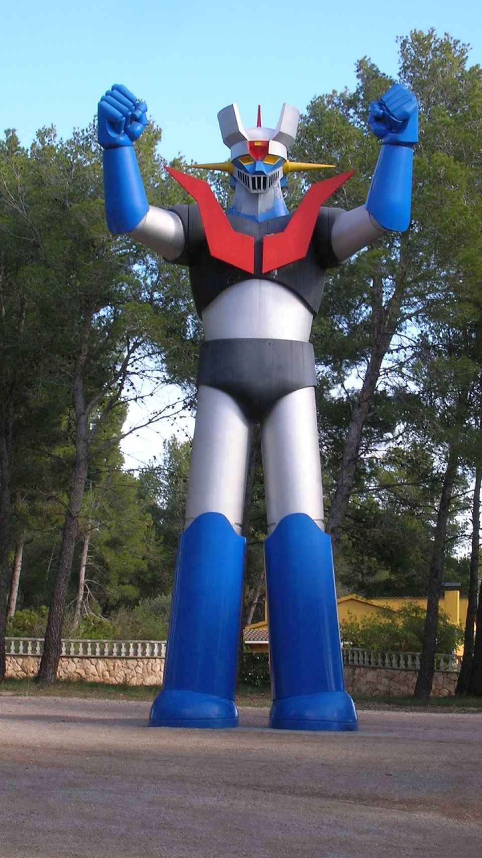 Estatua de Mazinger Z en Cabra del Camp