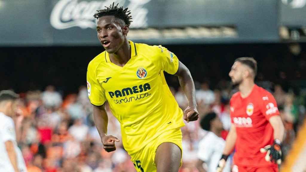 Nico Jackson celebra un gol con el Villarreal