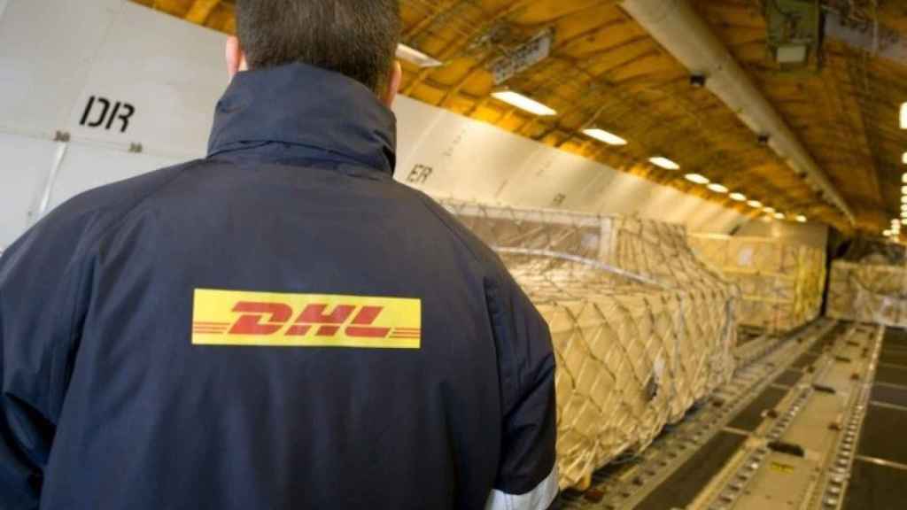 Trabajador de DHL / EP