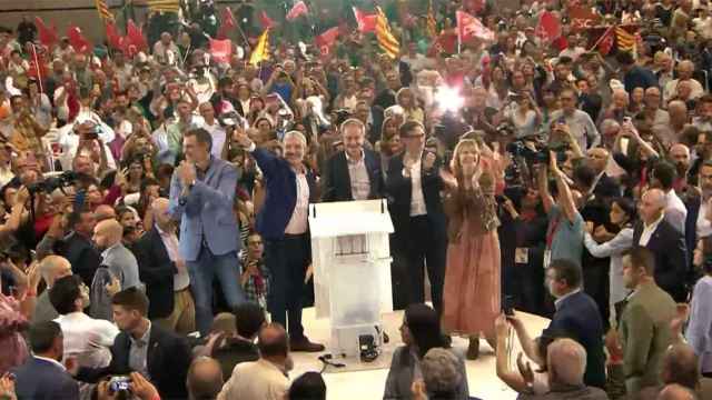 Pedro Sánchez, Jaume Collboni, José Luís Rodríguez Zapatero, Salvador Illa y Lluïsa Moret, en el mitin final de las elecciones municipales del 28M