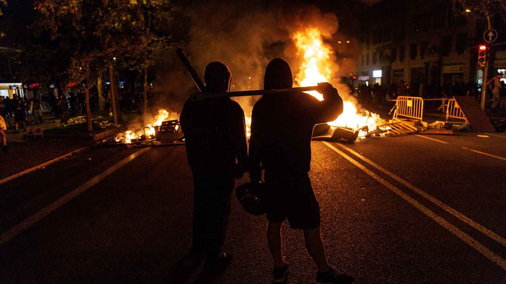 Manifestantes toman la Avenida Diagonal con calle Marina durante la protesta en Barcelona del 16 de octubre de 2019