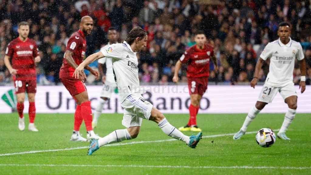 Luka Modric, durante un partido contra el Real Madrid esta temporada