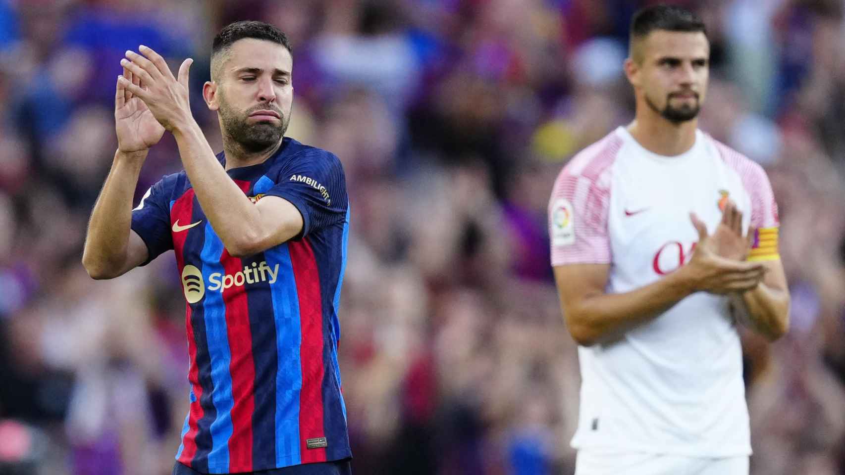 Jordi Alba se despide del Camp Nou visiblemente emocionado